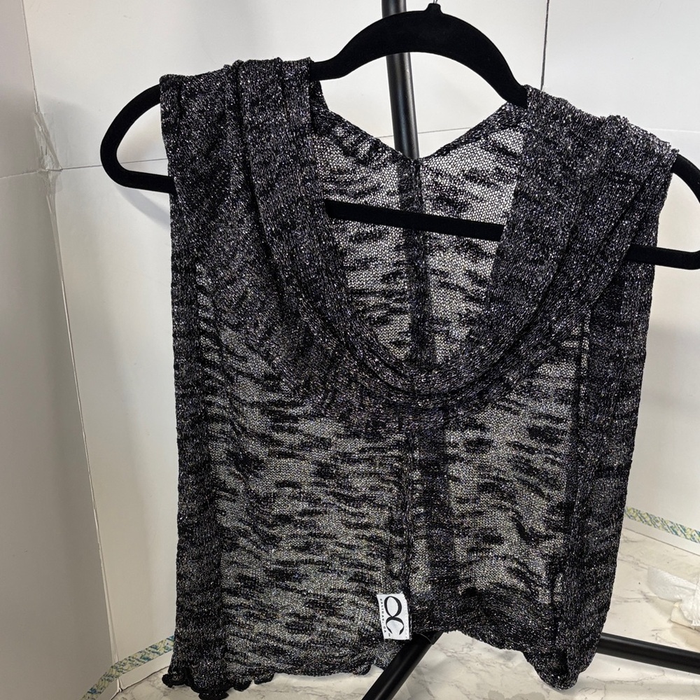 Capelet, Shawl, Wrap, Silver and Black